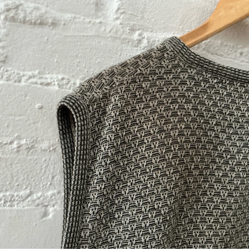 Mens Vintage Cotton Linen Blend Sweater Vest V-Neck Made In Italy Size XL Tan - Picture 8 of 14